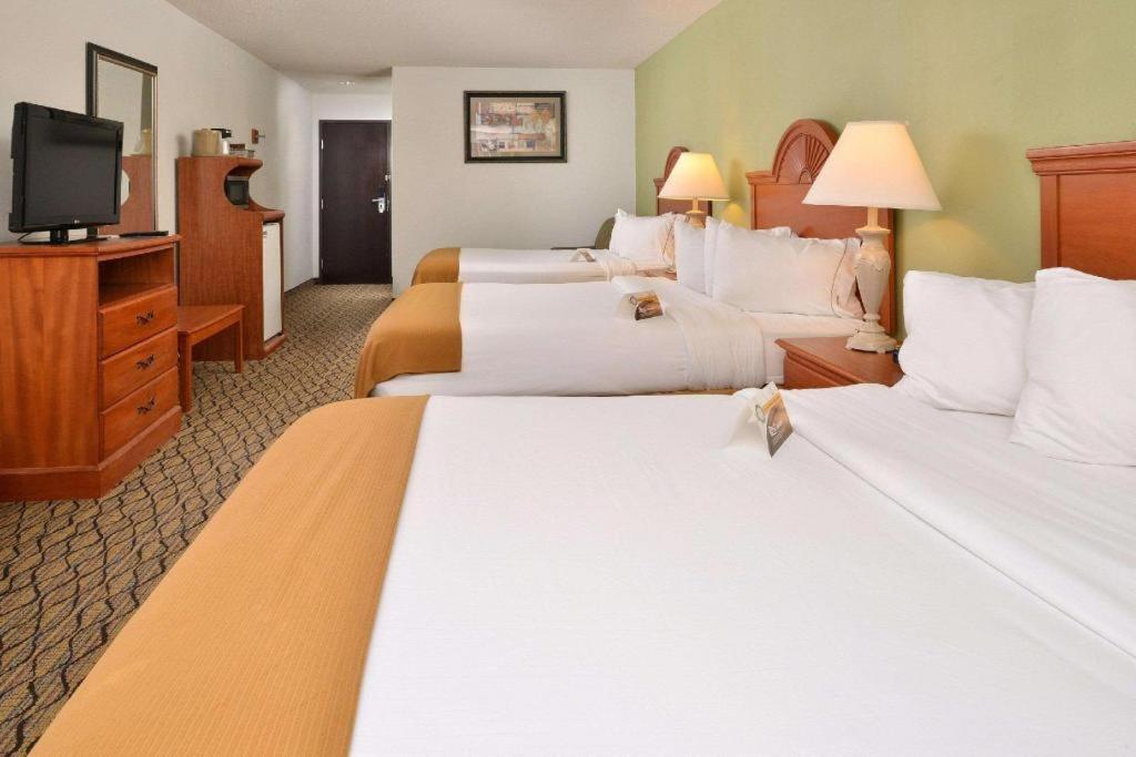 Quality Inn & Suites Джефферсон-Сити Экстерьер фото