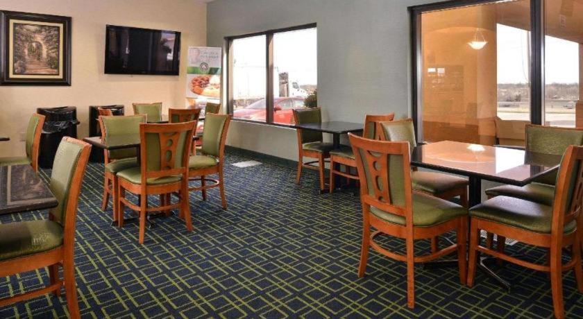 Quality Inn & Suites Джефферсон-Сити Экстерьер фото