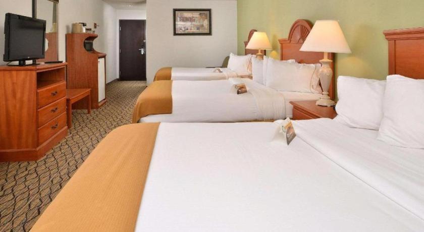 Quality Inn & Suites Джефферсон-Сити Экстерьер фото