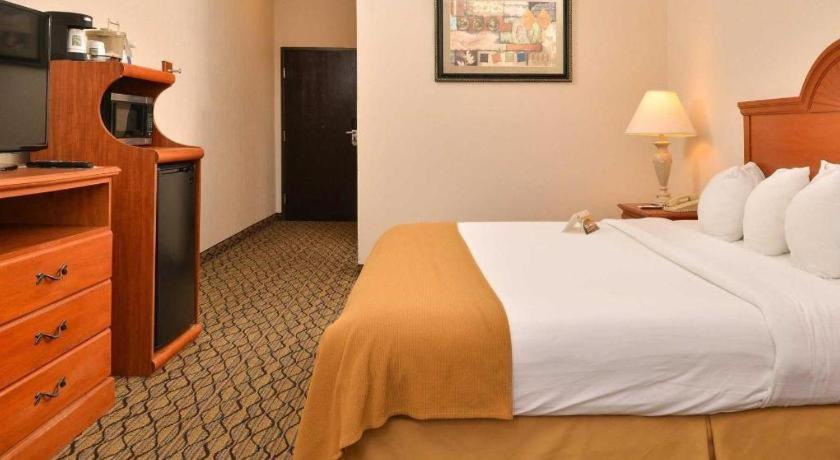 Quality Inn & Suites Джефферсон-Сити Экстерьер фото