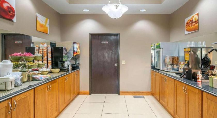 Quality Inn & Suites Джефферсон-Сити Экстерьер фото