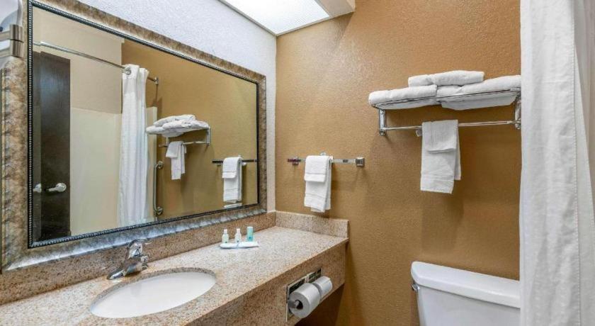 Quality Inn & Suites Джефферсон-Сити Экстерьер фото